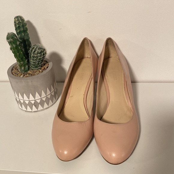 Nine West Low Pumps - Picture 4 of 8